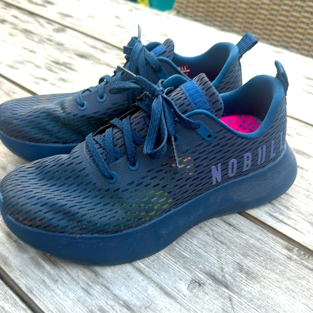 No Bull Women's Iridescent Blue Opal Journey Trainer Shoe, size 11.